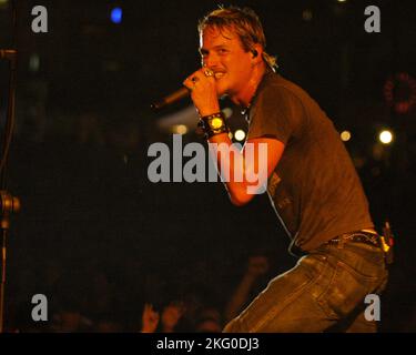 Brett Scallions performs as Fuel headlines Atlanta's On The Bricks concert on July 16, 2004 at Centennial Olympic Park.  CREDIT: Chris McKay / Mediapunch Stock Photo