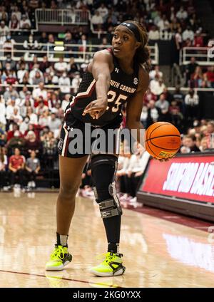 Maples Pavilion Stanford, CA. 20th Nov, 2022. CA, U.S.A. South Carolina guard Raven Johnson (25)looks to pass the ball during the NCAA Women's Basketball game between South Carolina Gamecocks and the Stanford Cardinal. South Carolina beat Stanford 76-71 in overtime at Maples Pavilion Stanford, CA. Thurman James /CSM/Alamy Live News Stock Photo