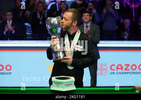 York, Britain. 20th Nov, 2022. Mark Allen of Northern Ireland celebrates after the final match against Ding Junhui of China at 2022 UK Snooker Championship in York, Britain, Nov. 20, 2022. Credit: Zhai Zheng/Xinhua/Alamy Live News Stock Photo