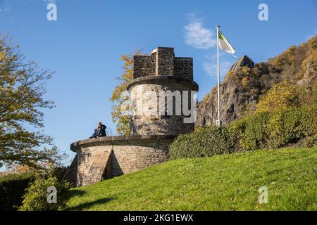 the Ulan monument in Rhoendorf on the river Rhine, in the background the Drachenfels hill near Koenigswinter, North Rhine-Westphalia, Germany. das Ula Stock Photo