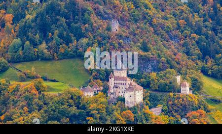 Autumn with autumn colours at Trostburg Castle - 'Trostburg' in German, 'Castel Trostburg' or 'Castel Forte' in Italian -, one of the most splendid ca Stock Photo