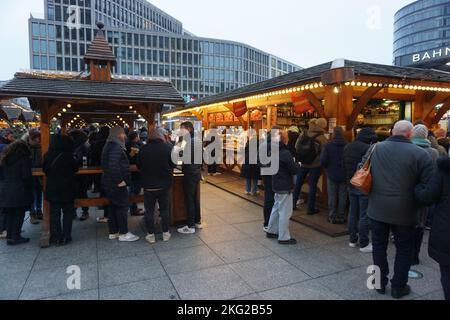 Berlin, Germany. 19th Nov, 2022. A Christmas market on Berlin's Potsdamer Platz, November 19, 2022. Credit: Ales Zapotocky/CTK Photo/Alamy Live News Stock Photo