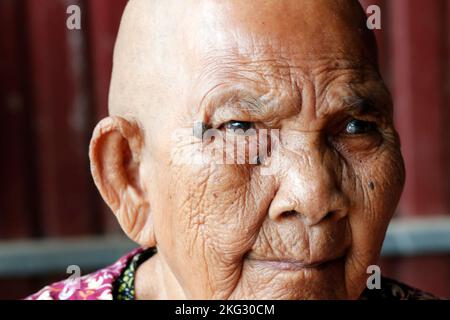 Portrait of  a senior woman in her 80 years old.  Old cambodian woman at home.  Phnom Penh. Cambodia. Stock Photo