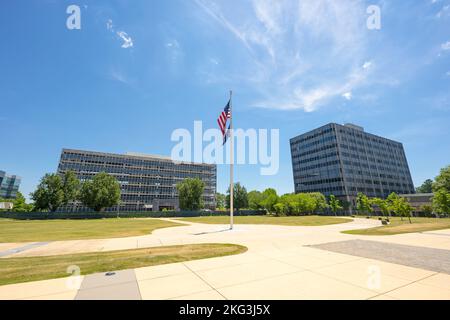 Pre demolition photos of NASA MSFC building 4201 from the roof of 4221 ...