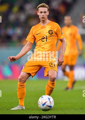 DOHA, QATAR - NOVEMBER 21: Frenkie de Jong of the Netherlands runs with ...