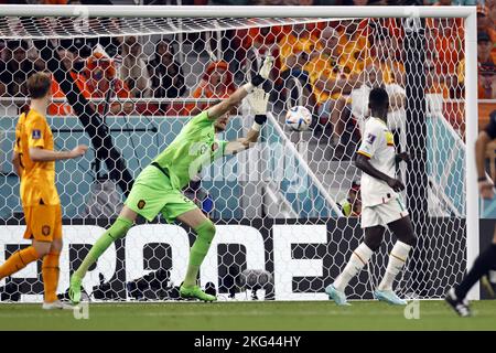 Doha, Qatar. 21st Nov, 2022. DOHA - Holland goalkeeper Andries Noppert during the FIFA World Cup Qatar 2022 group A match between Senegal and Netherlands at Al Thumama Stadium on November 21, 2022 in Doha, Qatar. ANP MAURICE VAN STONE Credit: ANP/Alamy Live News Stock Photo