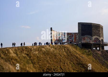 Denkmal der georgisch-russischen Freundschaft zum Vertrag von Georgijewsk, georgische Heerstraße, Mzcheta-Mtianeti, Großer Kaukasus, Georgien Stock Photo