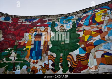 Denkmal der georgisch-russischen Freundschaft zum Vertrag von Georgijewsk, georgische Heerstraße, Mzcheta-Mtianeti, Großer Kaukasus, Georgien Stock Photo