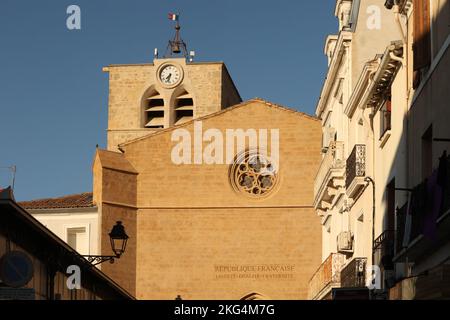 Eglise Saint-Hilaire,Saint Hilaire,Saint Hilaire church,Roman Catholic,church,in,at,town,of,Meze,Herault,South of France,France,French,harbour,harbor,port,marina,August,summer,mediterannean,mediterranean,Occitanie,Europe,European, Stock Photo
