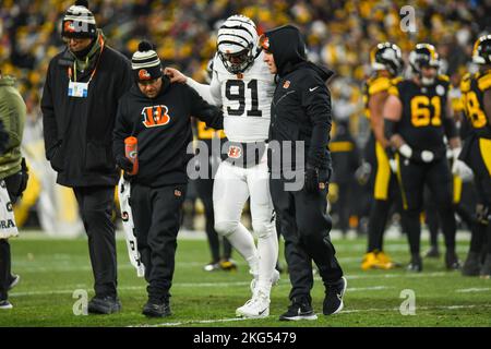 Cincinnati Bengals defensive end Trey Hendrickson (91) and defensive tackle BJ  Hill (92) stand in the tunnel before an NFL wild-card football game against  the Baltimore Ravens on Sunday, Jan. 15, 2023