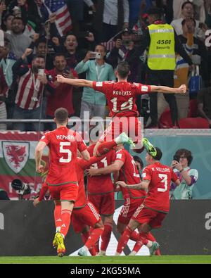 Ar Rayyan, Qatar. 21st Nov, 2022. Gareth Bale of Wales celebrates his goal with his teammates during the Qatar 2022 World Cup match, group B, date 1, between USA and Wales played at Al Rayyan Stadium on Nov 21, 2022 in Ar-Rayyan, Qatar. (Photo by Bagu Blanco/PRESSINPHOTO) Credit: PRESSINPHOTO SPORTS AGENCY/Alamy Live News Stock Photo