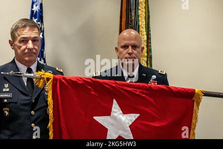 LTG Ross Coffman, Deputy Commanding General, Army Futures Command, is promoted and presented his third star by Gen James C. McConville, Chief of Staff, US Army, on Tuesday, October 4th, 2022 in Austin, TX (US Army Photo by Patrick Hunter) Stock Photo