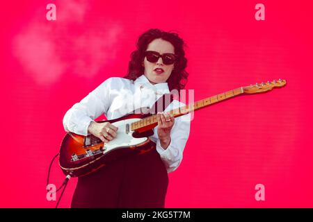 SOUTHSEA, ENGLAND: Various artists perform at the Victorious Festival. Featuring: Anna Calvi Where: Portsmouth, United Kingdom When: 26 Aug 2022 Credit: Neil Lupin/WENN Stock Photo