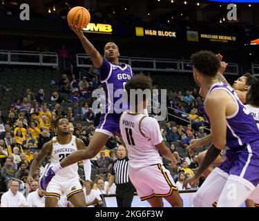 Kansas City, Missouri, USA. 21st Nov, 2022. Grand Canyon Lopes guard Ray Harrison #0 leaps for a jump shot. (Credit Image: © Serena S.Y. Hsu/ZUMA Press Wire) Stock Photo