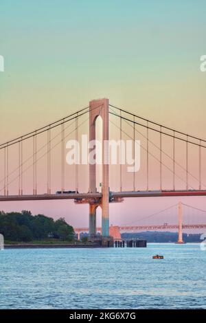 A vertical shot of the famous Whitestone Bridge connecting Bronx to Queens in New York, USA Stock Photo