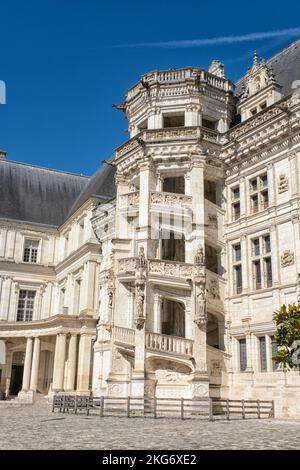 Spiral staircase in the Francois I wing of Chateau Royal de Blois, Loir-et-Cher, France  The Francis I wing features an extremely lavish ceremonial st Stock Photo