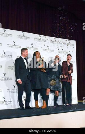 Porno film Ayollar orgazm 2 dle tomonidan quvvatlanadi