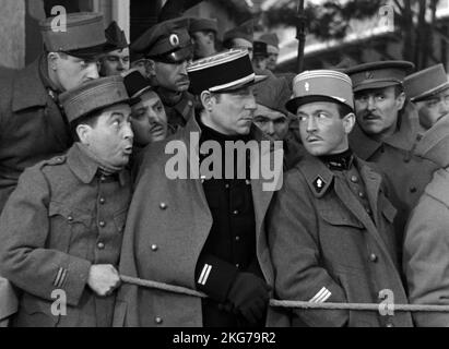 La grande illusion Year : 1937 France Director : Jean Renoir Julien Carette, Marcel Dalio, Jean Gabin, Pierre Fresnay, Gaston Modot Stock Photo