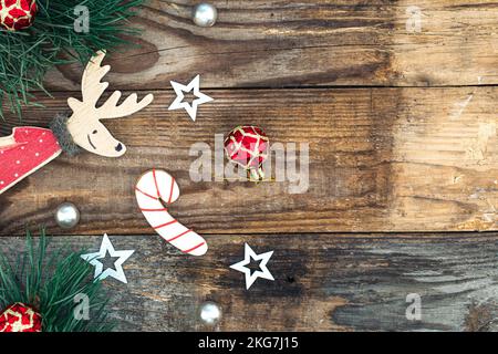 https://l450v.alamy.com/450v/2kg7j15/wooden-christmas-background-with-decor-details-flat-lay-2kg7j15.jpg