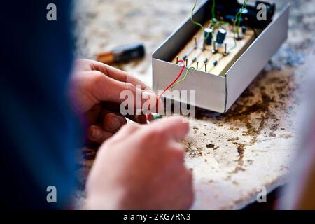 student in secondary education working on an electronics assignment holland vvbvanbree fotografie Stock Photo