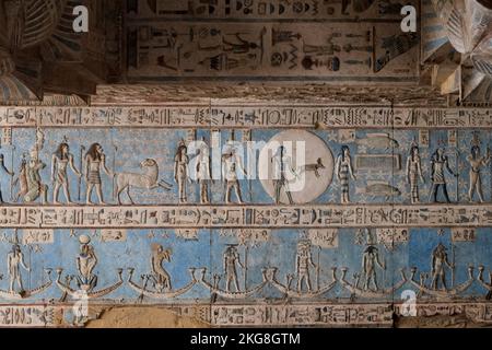 Egypt, Esna, Hieroglyphics carved into ceiling at Temple of Dendarah Stock Photo