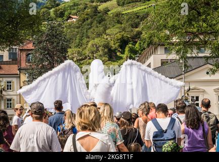 Merano (Meran) city: street artists during the Festival Asphalt art  at Merano streets in South Tyrol, Trentino Alto Adige, northern Italy, Stock Photo