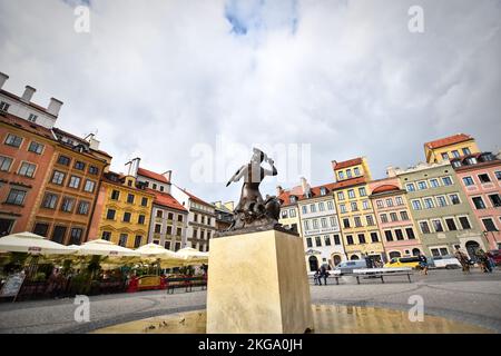 Mermaid's Statue in Warsaw Old Town Market Square 2022 Stock Photo