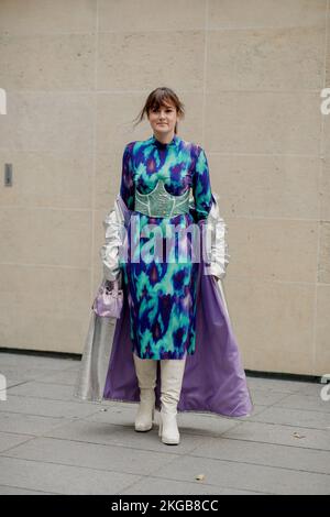 Street style, Leonie Hanne arriving at Stella McCartney Fall-Winter 2022- 2023 show, held at Centre Pompidou, Paris, France, on March 7th, 2022.  Photo by Marie-Paola Bertrand-Hillion/ABACAPRESS.COM Stock Photo - Alamy