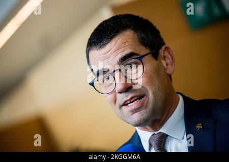 N-VA's Sander Loones pictured during a session of the parliamentary commission for Finance and Budget, at the Federal Parliament in Brussels, Wednesday 23 November 2022. BELGA PHOTO JASPER JACOBS Stock Photo