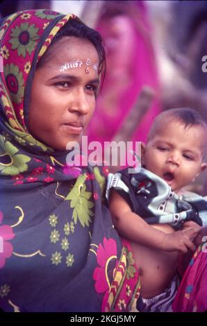 Mother and Child, Tarnetar Fair, Gujrat, India Stock Photo