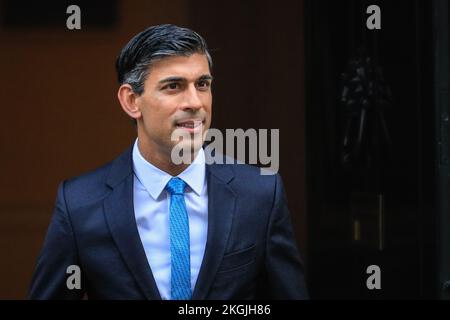 Downing Street, London, 23rd Nov 2022. Rishi Sunak, MP, British Prime Minister, exits 10 Downing Street to face Prime Minister's Questions (PMQs) at the Parliament. Credit: Imageplotter/Alamy Live News Stock Photo