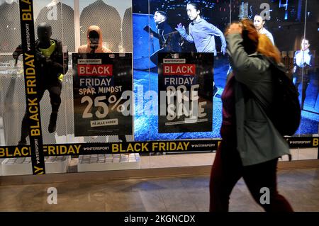 Copenhagen/Denmark/23 November 2022/Shoppers for black friday and week shopping in danish capital (Photo. Francis Joseph Dean/Dean Pictures. Stock Photo