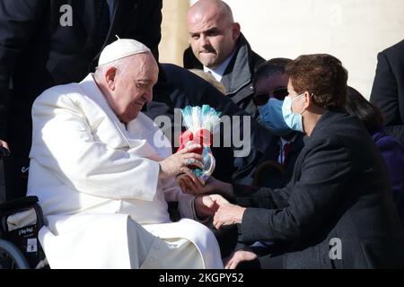 Vatican City State, Vatican, November, 23 2022 -  (Holy See) -POPE FRANCIS during his Wednesday General Audience in St. pet's Square at the Vatican. Credit Image: © EvandroInetti via ZUMA Wire) (Credit Image: © Evandro Inetti/ZUMA Press Wire) Credit: ZUMA Press, Inc./Alamy Live News Stock Photo