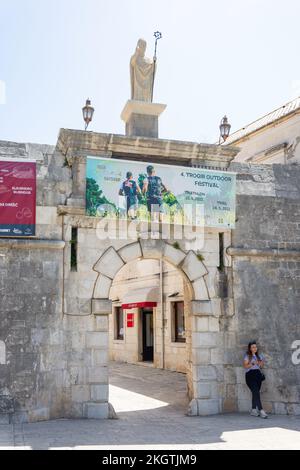 Entrance gate (Porte Du Nord) to Old Town, Trogir, Split-Dalmatia County, Croatia Stock Photo