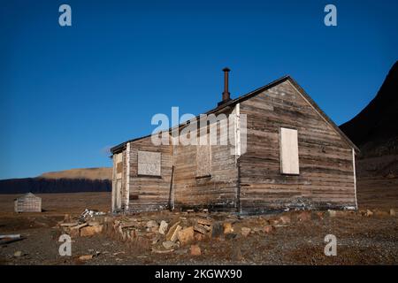 Ruined RCMP (Royal Canadian Mounted Police) building at Johnson Bay, Dundas Harbour, Nunavut, Canada Stock Photo