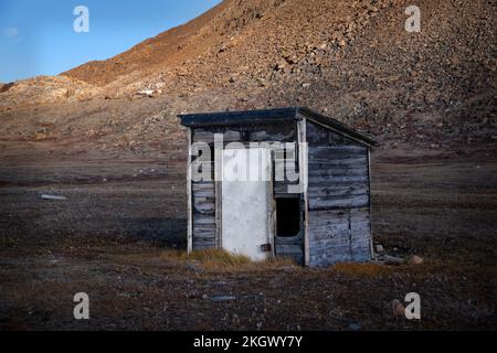 Ruined RCMP (Royal Canadian Mounted Police) building at Johnson Bay, Dundas Harbour, Nunavut, Canada Stock Photo