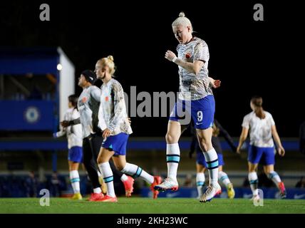 Chelsea’s Bethany England warms up ahead of the UEFA Women's Champiosn League group A match at Kingsmeadow, London. Picture date: Wednesday November 23, 2022. Stock Photo