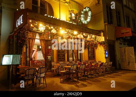 Located in the 1st arrondissement, cafe Ragueneau rubs shoulders with the most well-known French cultural heritage sites including the Palais Royal Stock Photo