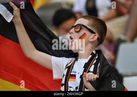 Doha, Katar. 23rd Nov, 2022. young german fan, football fan, boy. Germany (GER) - Japan (JPN) 1-2 Group Stage Group E on 23.11.2022 at Khalifa International Stadium. Soccer World Cup 2022 in Qatar from 20.11. - 18.12.2022 ? Credit: dpa/Alamy Live News Stock Photo