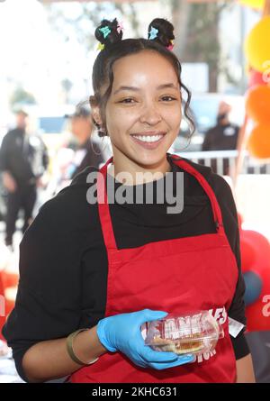 23 November 2022 -Los Angeles, California  -   Tinashe. Los Angeles Mission Hosts Annual Thanksgiving Dinner To The Unhoused Community Of Los Angeles'' held at Los Angeles Mission   in Los Angeles. (Credit Image: © Fs/AdMedia via ZUMA Press Wire) Stock Photo