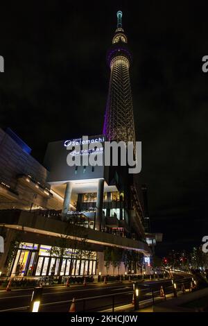 Tokyo Skytree and Solamachi complex at night in Sumida, Tokyo, Japan Stock Photo