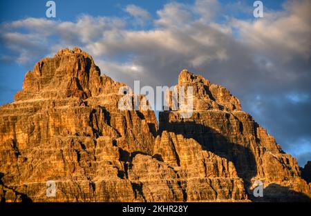 Drei Zinnen, Sonnenuntergang, Abendrot, Antornosee, Spiegelbild, spiegeln, Alpenglühen, Dolomiten, UNESCO, Welterbe, Dolomit, Goldene Stunde, Gold, ge Stock Photo