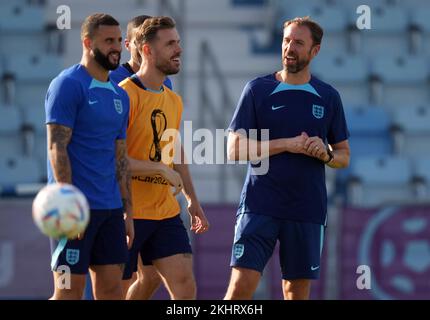England manager Gareth Southgate with Kyle Walker and Jordan Henderson during a training session at the Al Wakrah Sports Complex, Qatar. Picture date: Thursday November 24, 2022. Stock Photo