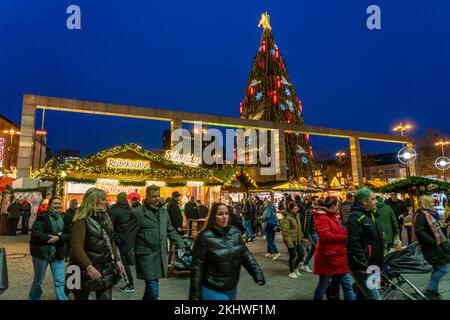 Christmas market in Dortmund, Hansaplatz, the market with the biggest Christmas tree in the world, NRW, Germany, Stock Photo