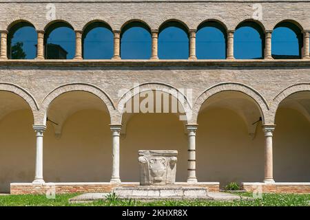 Ancient Franciscan Cloister, now home to the Dante Museum. Ravenna, Emilia Romagna, Italy. Europe, EU