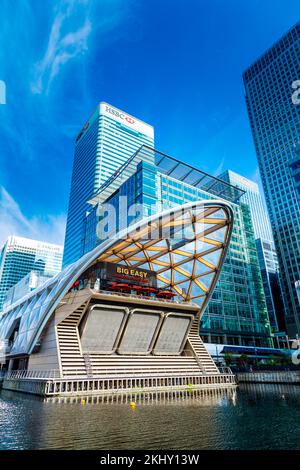 Canary Wharf Crossrail Station with skyscrapers in the background, London, UK Stock Photo