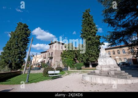 Milziade Magnini Gardens with First World War memorial (by perugian sculptor Torquato Tamagnini) in Deruta village, Perugia, Umbria, Italy Stock Photo