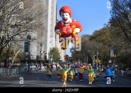 Ronald McDonald balloon at the 96th Annual Macy's Thanksgiving Day ...