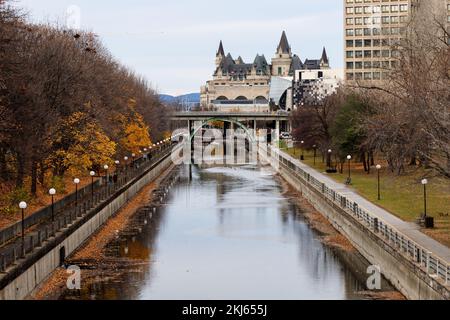 Ottawa, Canada - November 6, 2022: Cityscape and Rideau Canal in autumn. Stock Photo