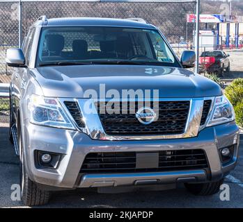 Nisan car hi-res stock photography and images - Alamy